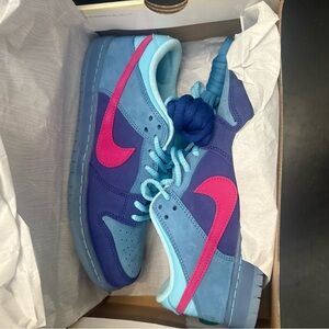 Nike SB Dunk Low Pro QS in Deep Royal Blue and Active Pink